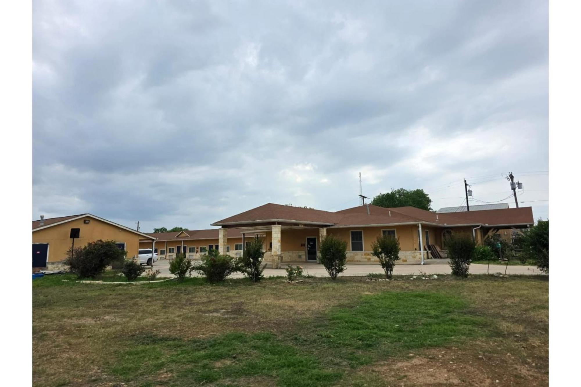 Atria Inn & Suites By Oyo, Jourdanton, Tx 외부 사진
