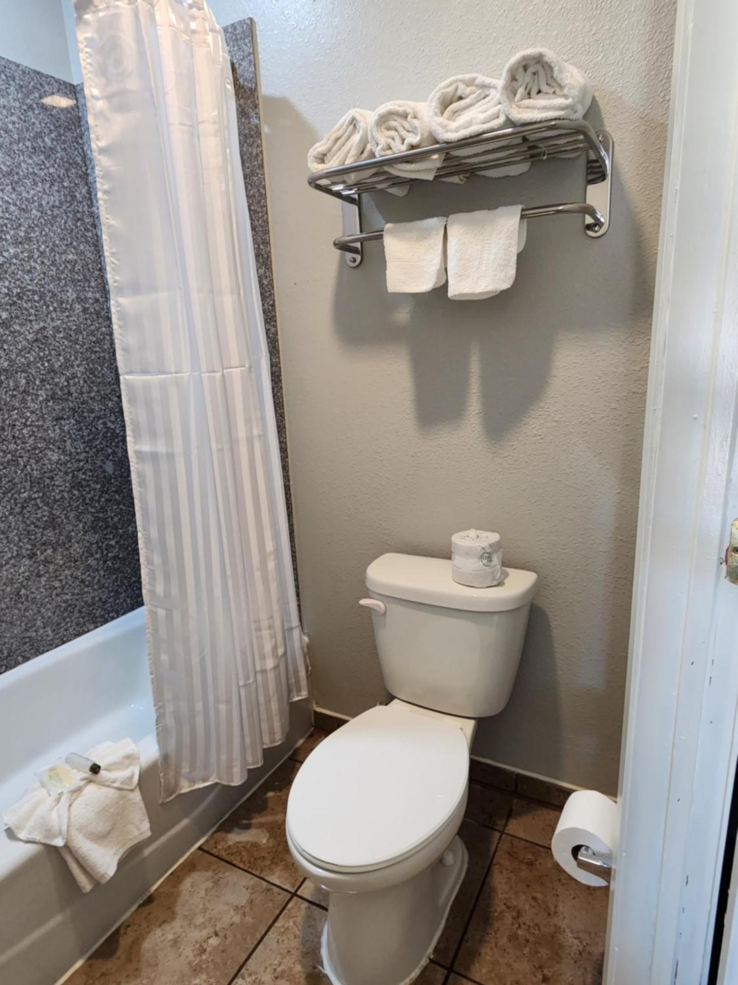 Atria Inn & Suites By Oyo, Jourdanton, Tx 외부 사진