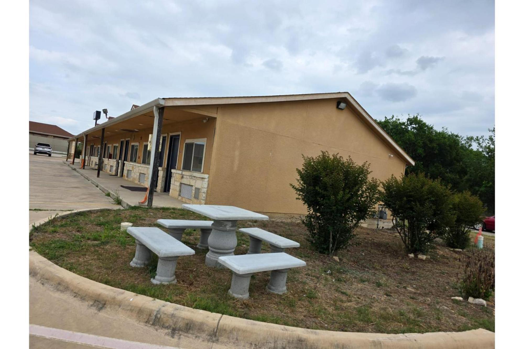 Atria Inn & Suites By Oyo, Jourdanton, Tx 외부 사진