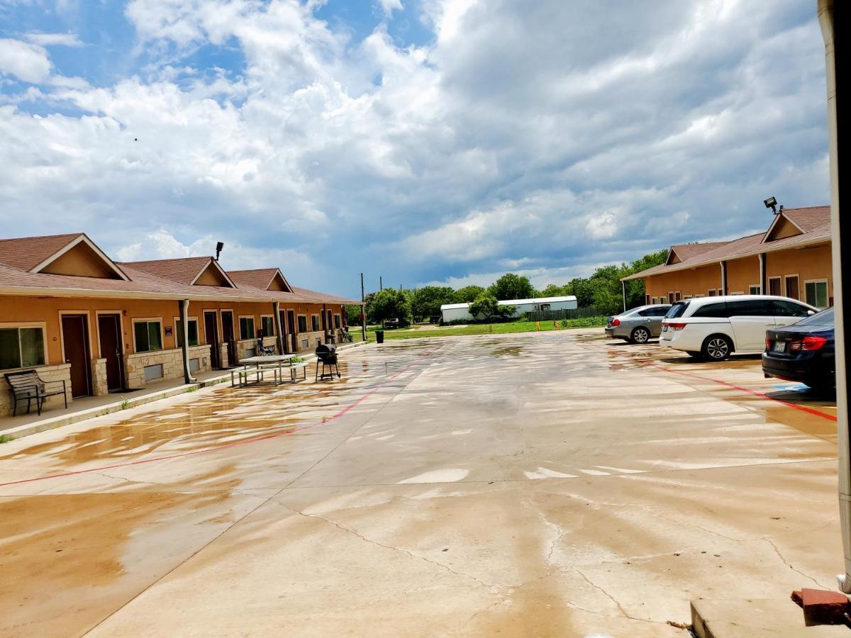 Atria Inn & Suites By Oyo, Jourdanton, Tx 외부 사진