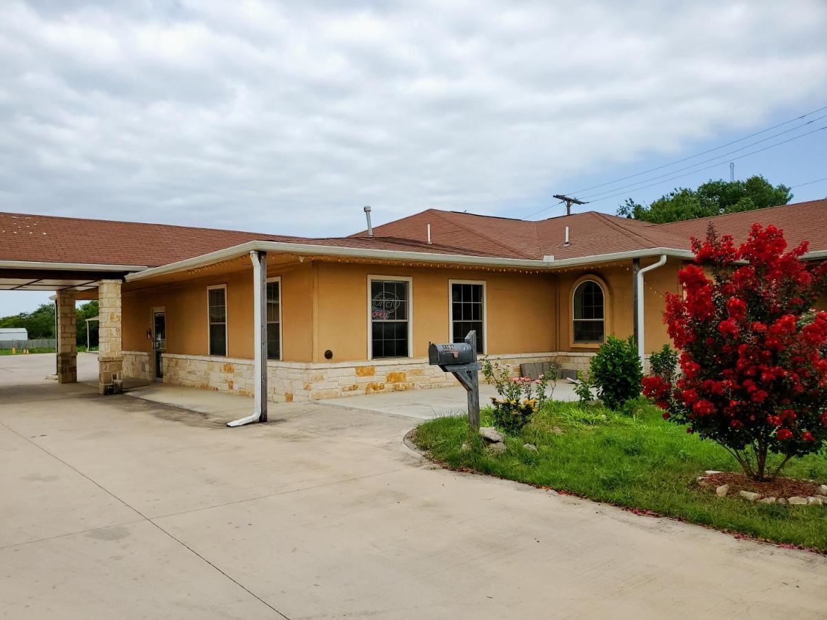Atria Inn & Suites By Oyo, Jourdanton, Tx 외부 사진