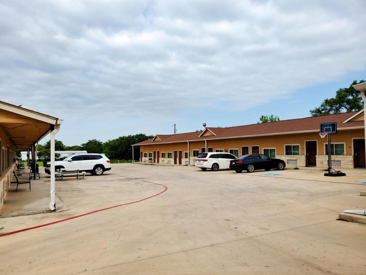 Atria Inn & Suites By Oyo, Jourdanton, Tx 외부 사진