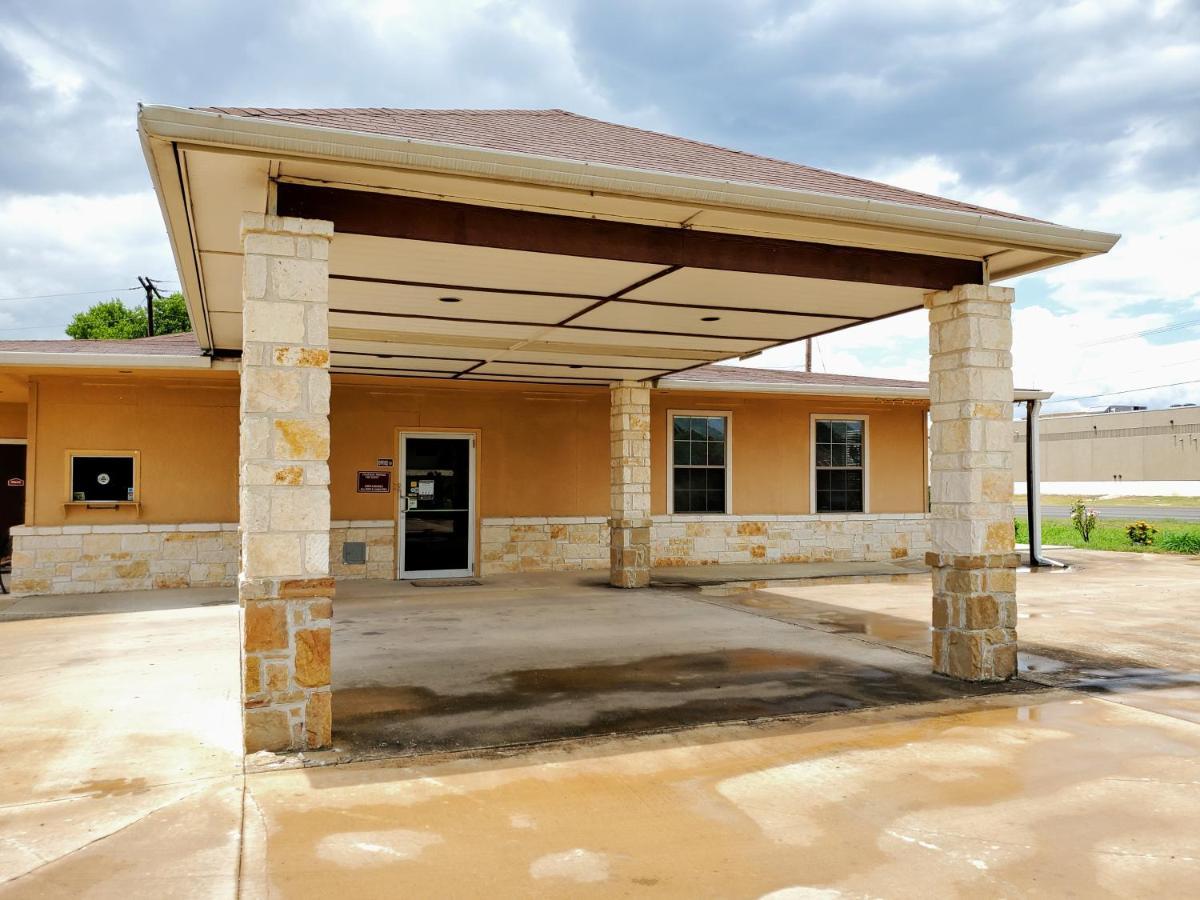 Atria Inn & Suites By Oyo, Jourdanton, Tx 외부 사진