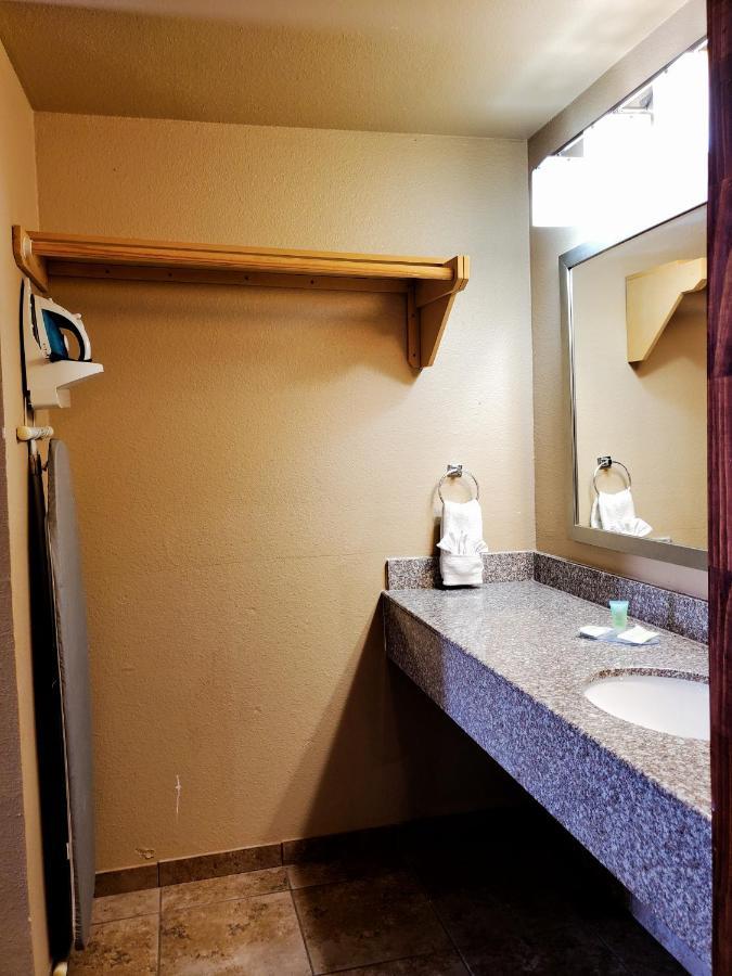 Atria Inn & Suites By Oyo, Jourdanton, Tx 외부 사진