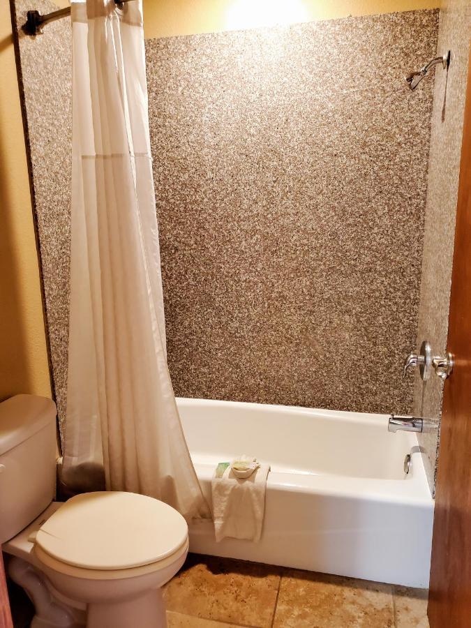 Atria Inn & Suites By Oyo, Jourdanton, Tx 외부 사진